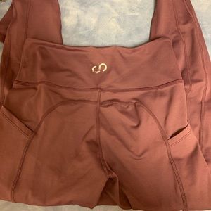 Curves N Combatboots V2 Plum leggings